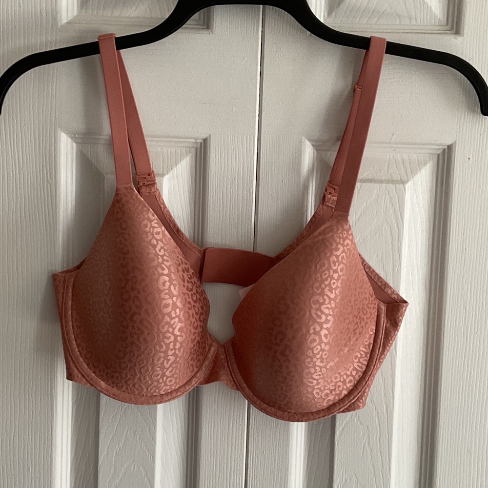 Victoria's Secret Leopard Jacquard T-Shirt Bra in Dusty Rose